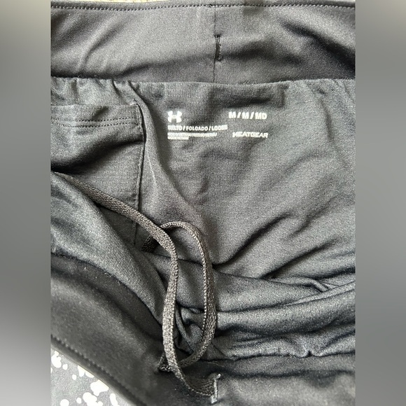 Under Armour women’s lined heatgear running shorts size medium - Picture 2 of 4